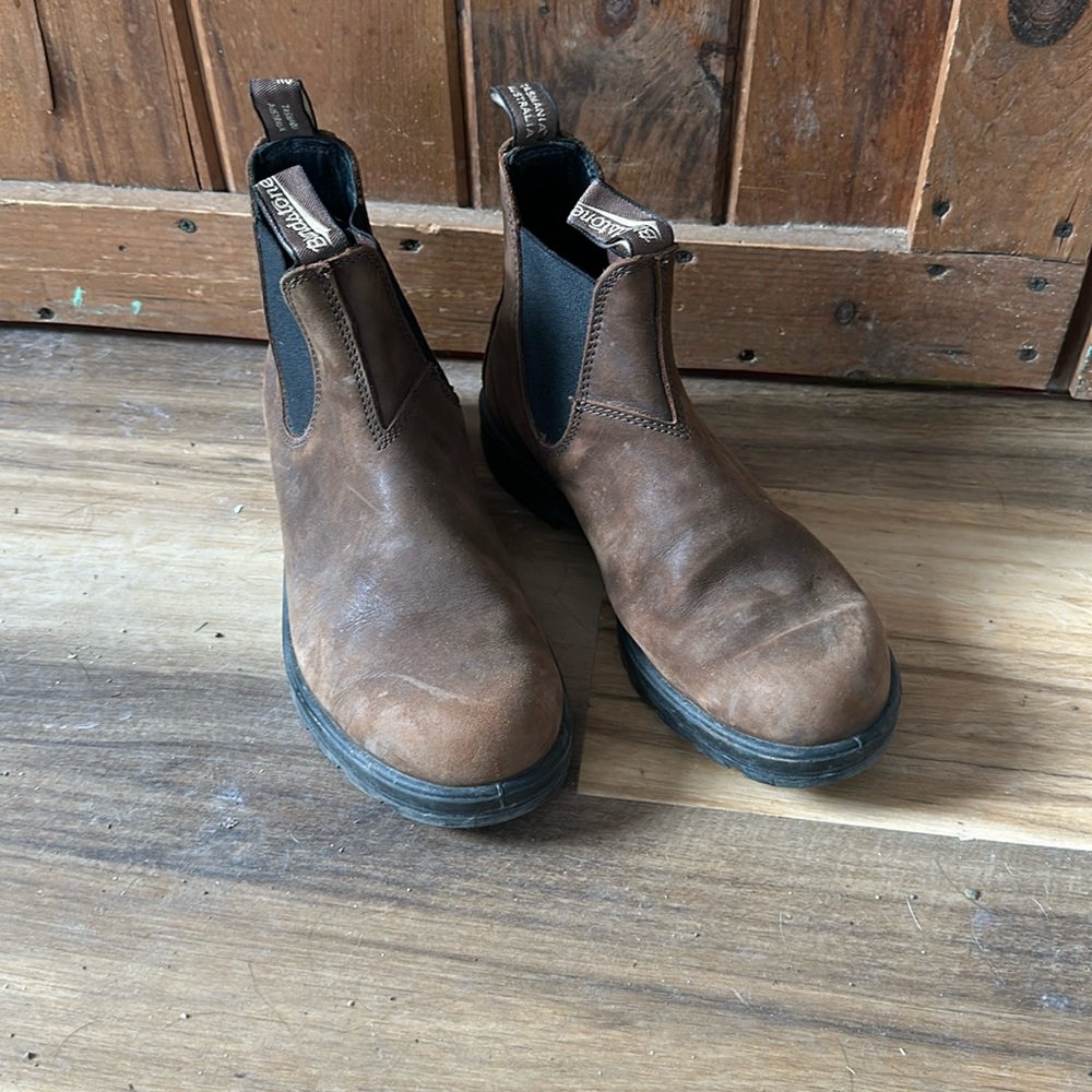 EUC 1609 Classic 550 Series Blundstone Chelsea Boots W 10 Antique Brown
